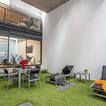 Sant Gervasi Apt. W/ Lovely Shared Terrace. *