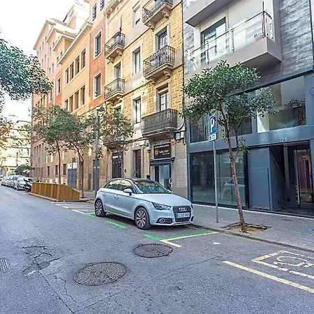 Otel Sant Gervasi Apt. W/ Lovely Shared Terrace. Barselona