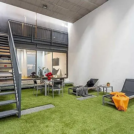 Sant Gervasi Apt. W/ Lovely Shared Terrace. *