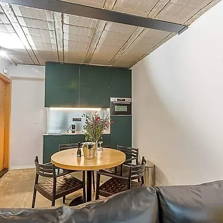 Sant Gervasi Apt. W/ Lovely Shared Terrace. * Barcelona
