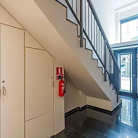 Sant Gervasi Apt. W/ Lovely Shared Terrace. Apartamento *